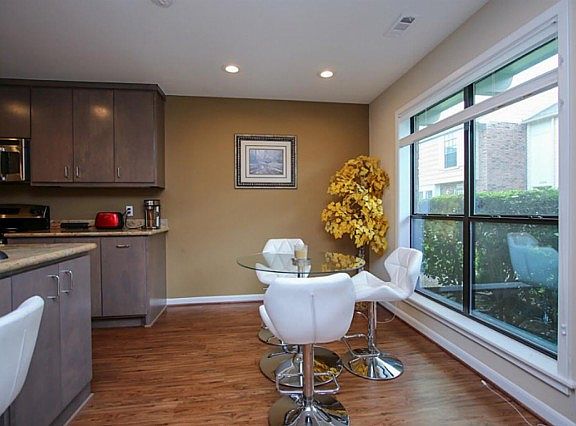 5th image of 10368 Longmont Dr #49