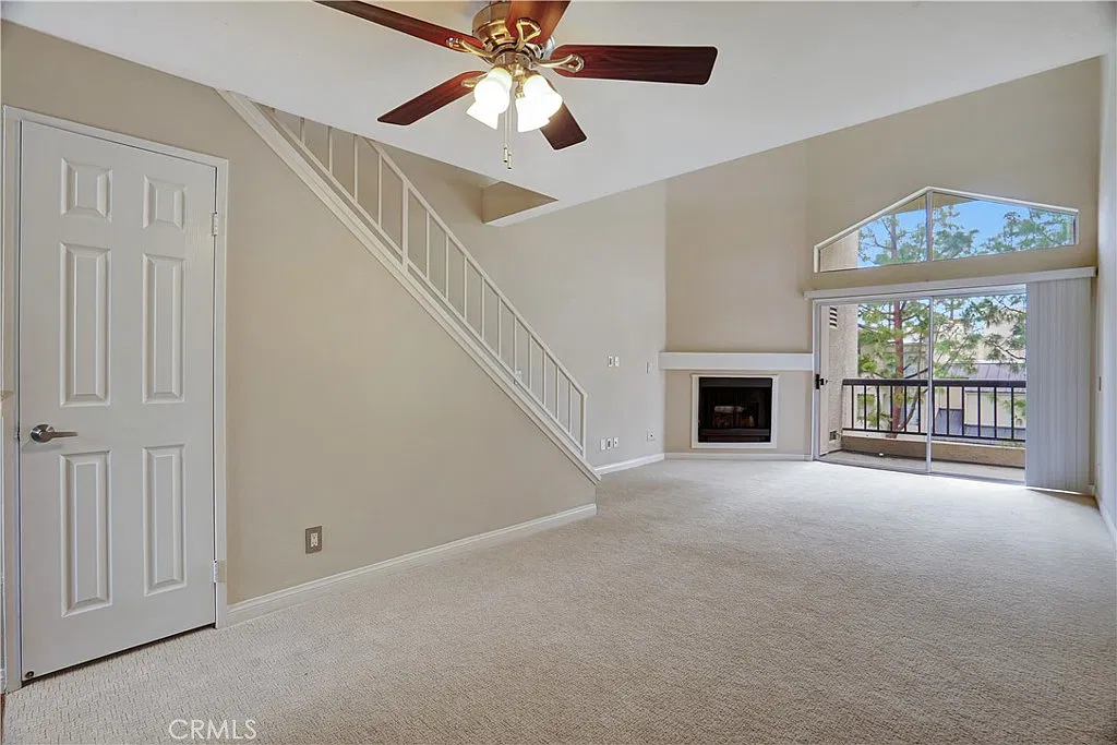 2 bed, 1050 sqft, $3,050 — Photo 2