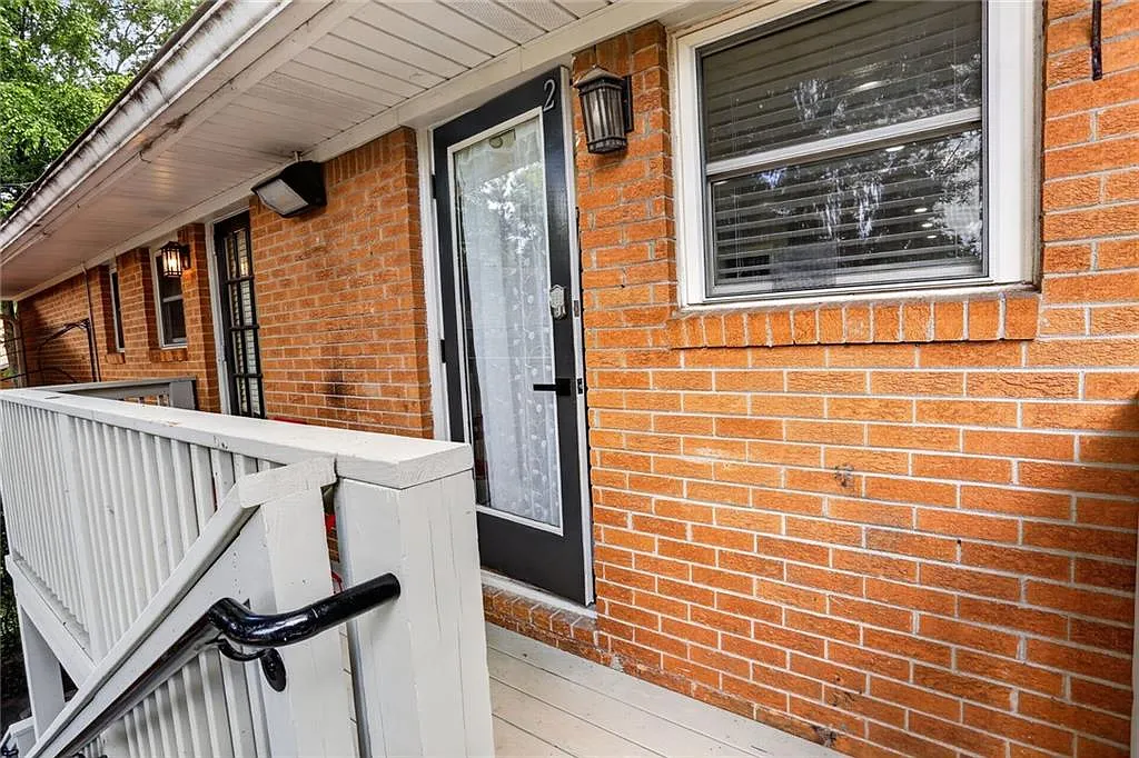 2 bed, 2.0 bath, 990 sqft, $1,745 — Photo 3