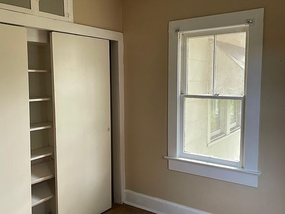 4th image of 5114 Hollycrest Dr
