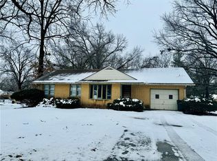 1043 Vilas St, Leavenworth, KS 66048