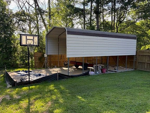 3rd image of 500 Chuck Wagon Dr