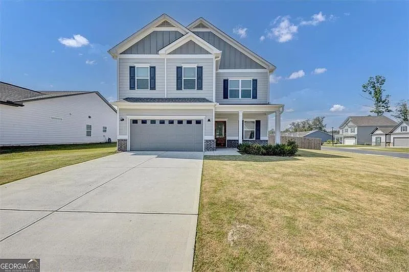 109 Royal Oak Dr NE photo 1