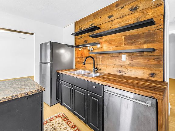 3rd image of 2000 27TH AVENUE N