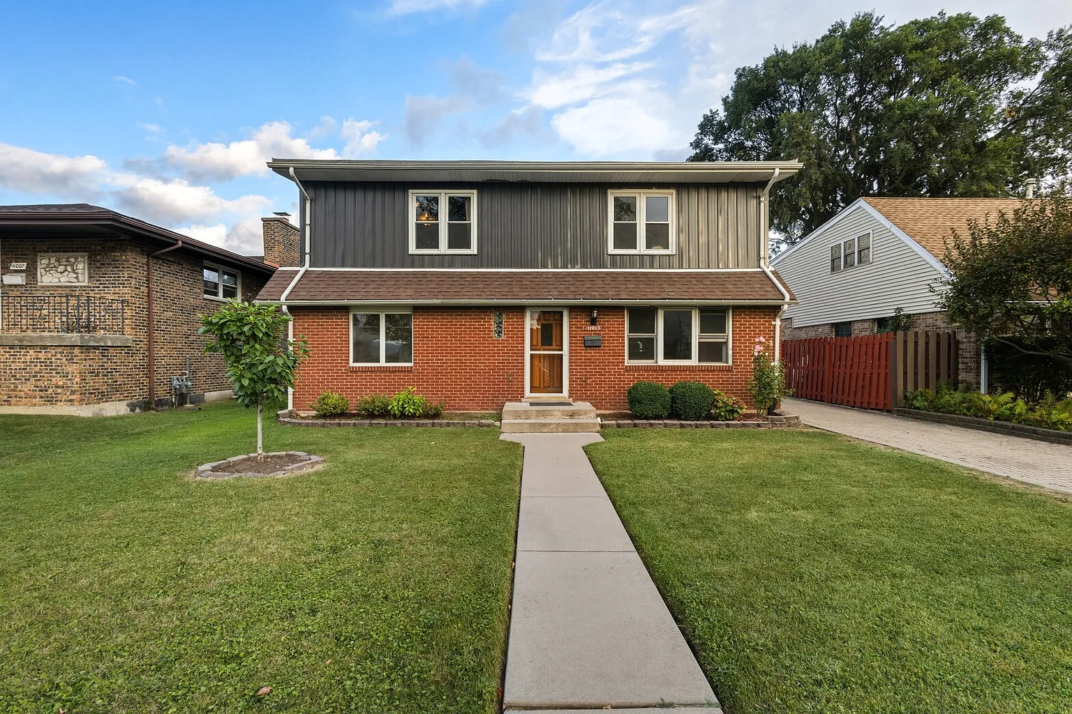11013 Menard Ave photo 1
