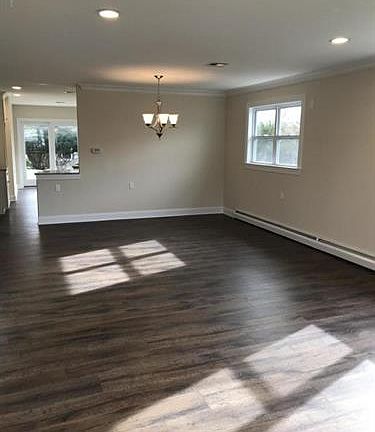 5th image of 76 Scarborough Pl