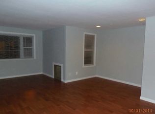 6091 60th Rd, Maspeth, NY 11378