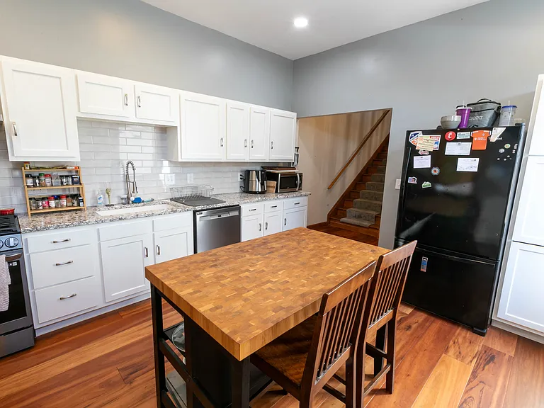 1241 Bates Ave — Photo 5