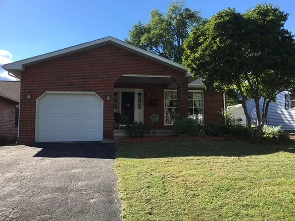 917 N 2nd St, Riverton, IL 62561