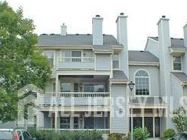 202 Salem Ct, Princeton, NJ 08540