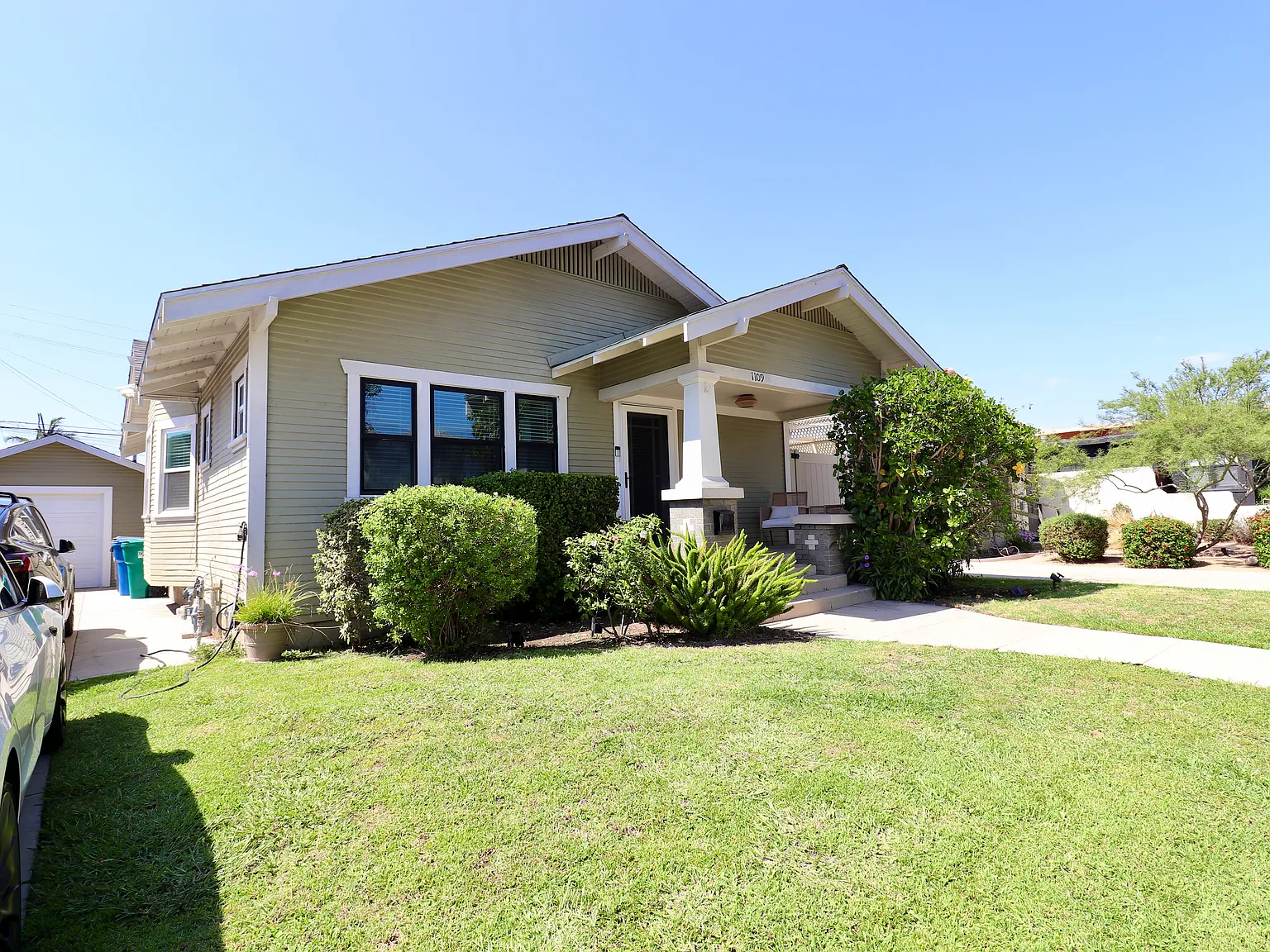 2 bed, 1024 sqft, $4,995 — Photo 1