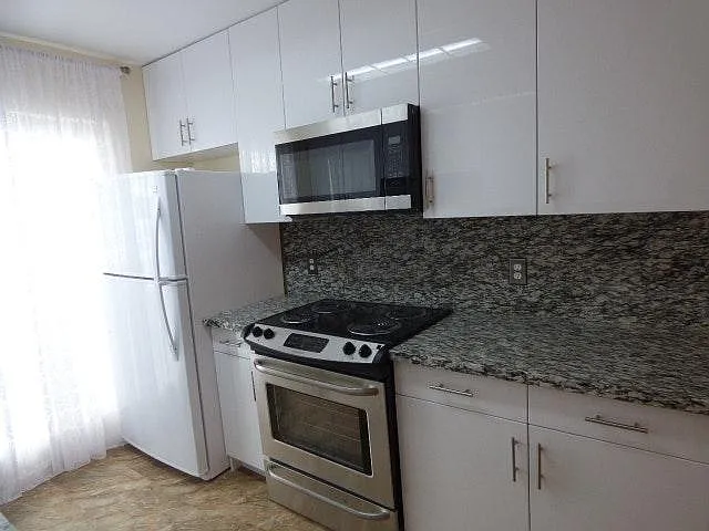 1139 Ocean Blvd — Photo 9