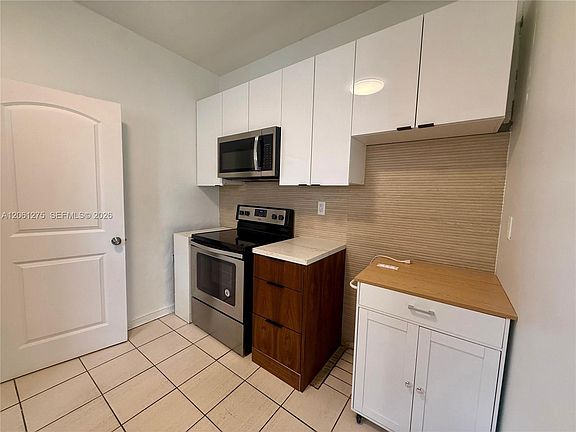 5th image of 1779 SW 16th Ter