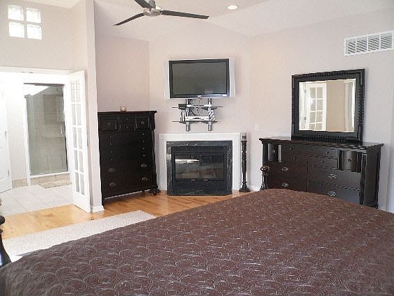 Huge Master Suite w/Fireplace