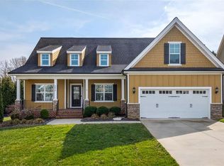 4670 Fairway Run Dr, Pfafftown, NC 27040