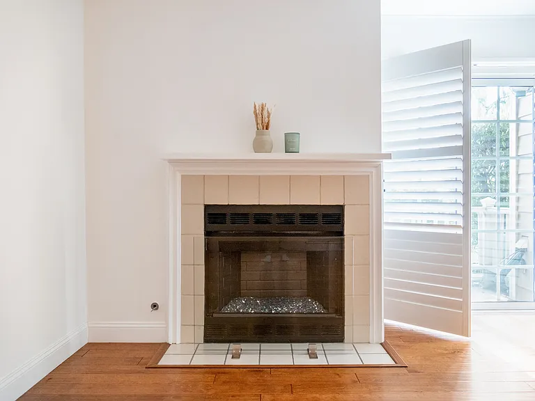 6638 Clybourn Ave — Photo 15