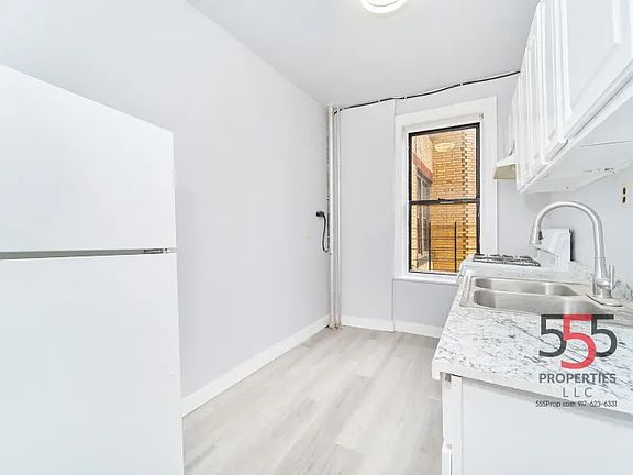 3rd image of 446 Kingston Ave APT D4