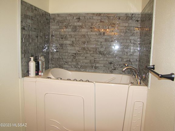 4th image of 309 N Flynn Jans Ct