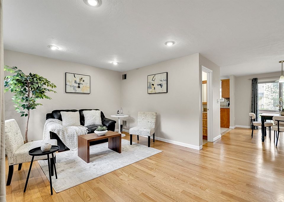 1st image of 11 Beth Cir #11
