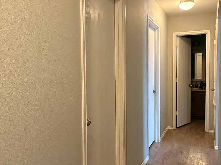 1034 W South St — Photo 16