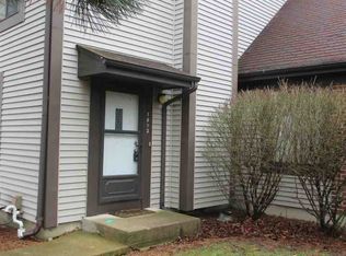 1803 Raintree Ct, Sycamore, IL 60178