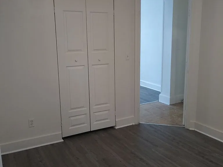 525 E End Ave — Photo 9