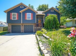 1203 SW Graystone Dr, Grain Valley, MO 64029