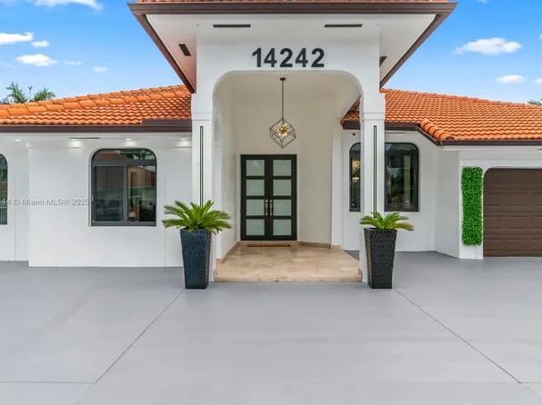 14242 SW 30th St, Miami, FL 33175