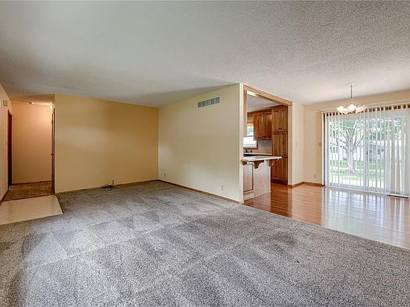 5th image of 306 NE 88th St