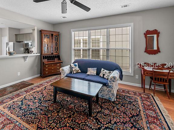 5th image of 150 Lazy Daisy Dr