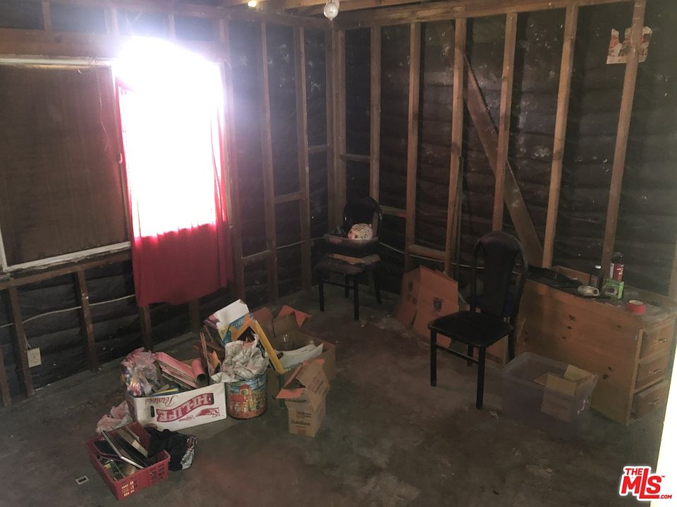 2nd image of 1464 Sandia Ave
