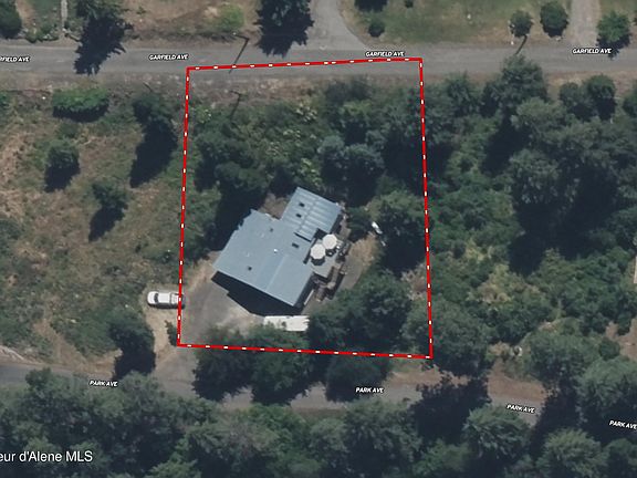 3rd image of 251 E Park Ave