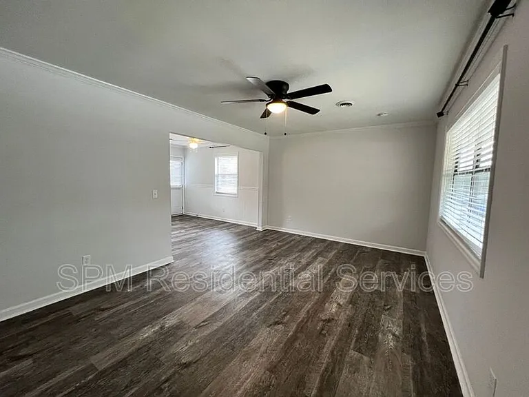 1003 McRae St — Photo 5