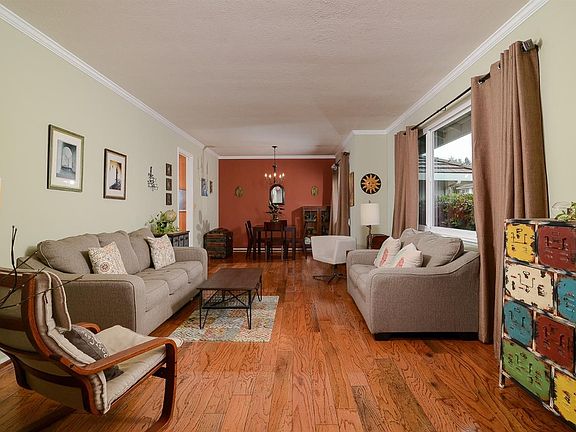 4th image of 64 Lakeshore Cir