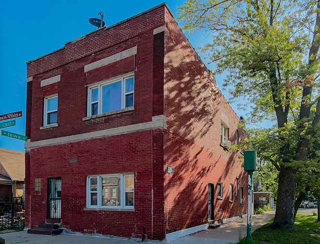 1st image of 901 N Homan Ave