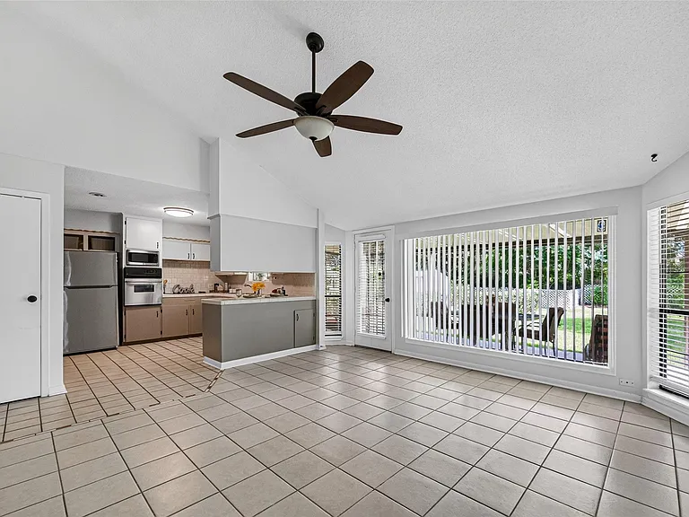 5114 Beechnut St — Photo 7