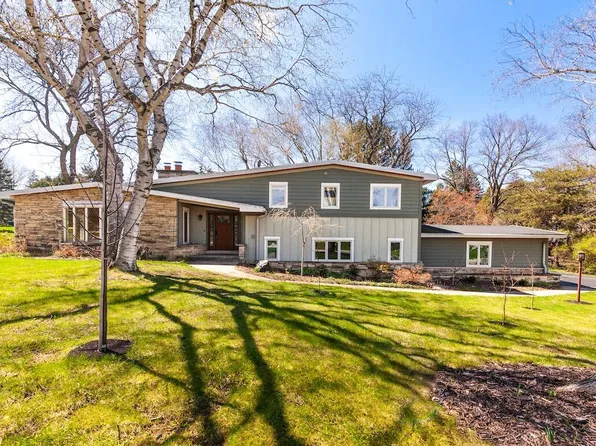 W154N8067 Elm LANE, Menomonee Falls, WI 53051