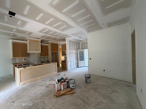 5th image of 105 Emily Ln