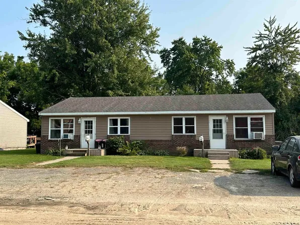 64 Ward St, Croswell, MI 48422