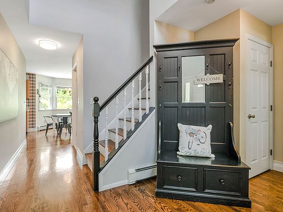 5th image of 32 Emener Ave