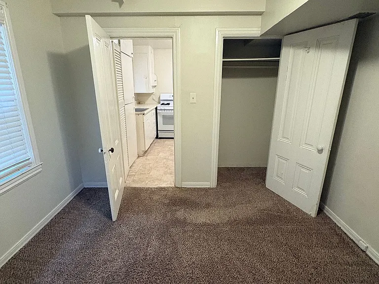 1712 F St #4 — Photo 8