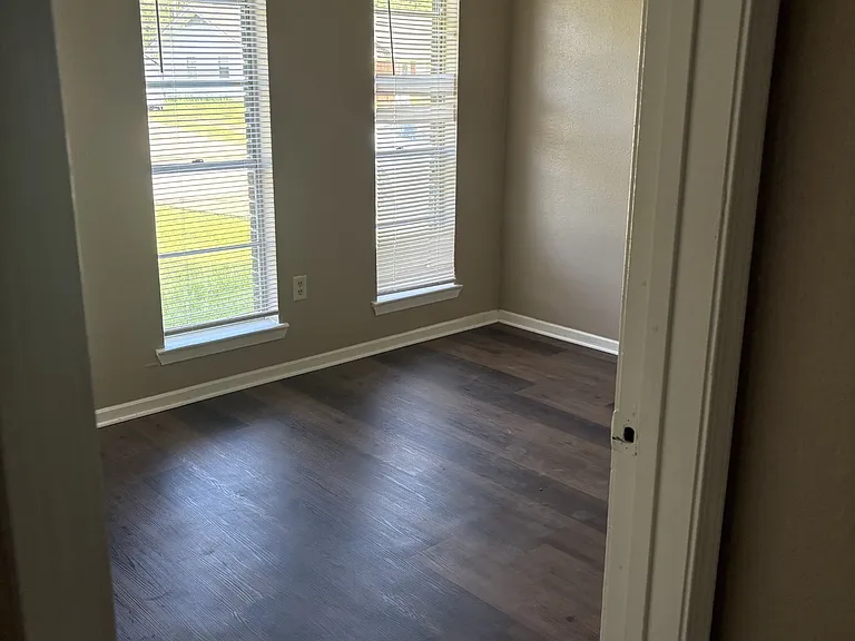 407 W Stevens Cir — Photo 5
