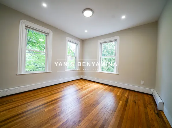 568 Green St #2, Cambridge, MA 02139