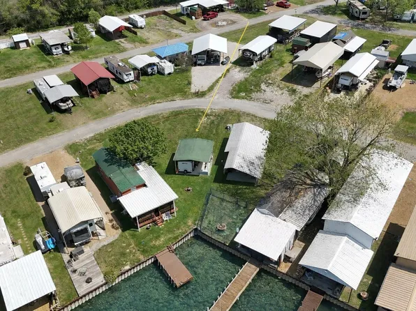 15 Pelican Isle Dr, Corsicana, TX 75109