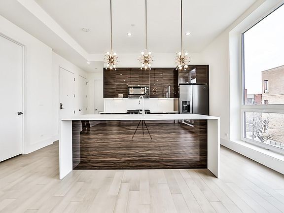 5th image of 2353 W Wabansia Ave #210