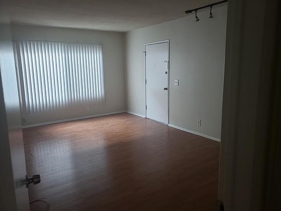 Entrance door to apartment