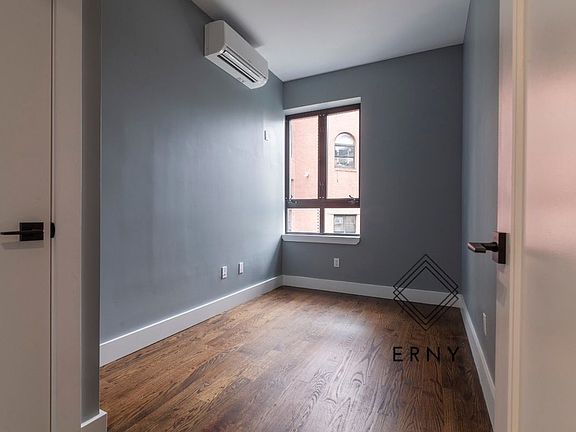 4th image of 12 Belvedere St #307