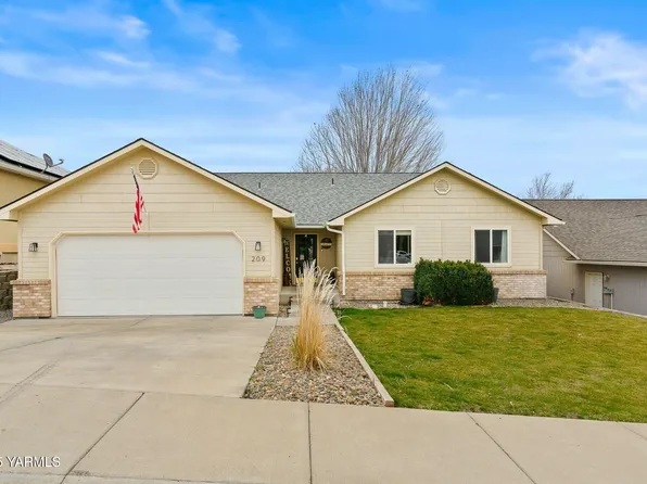209 N 78th Ave, Yakima, WA 98908