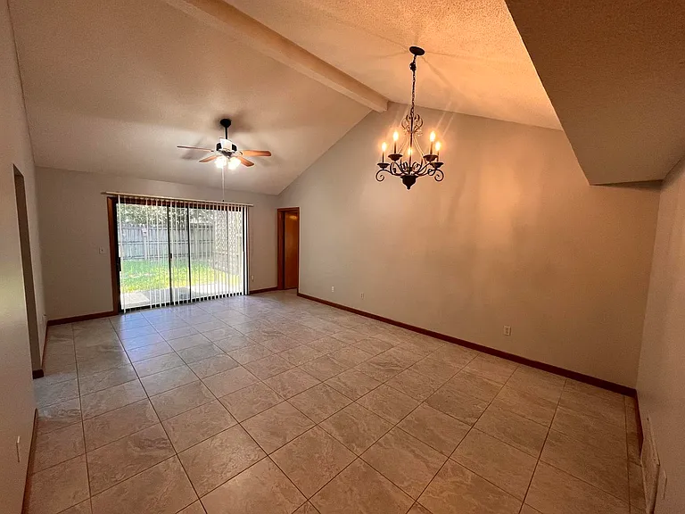 2904 Alpine Pl — Photo 3