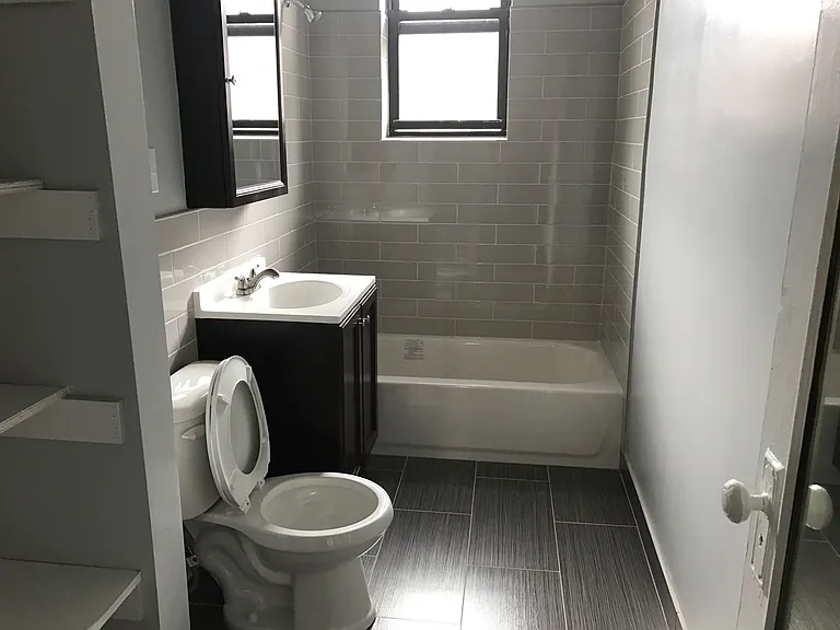 5523 S Everett Ave #23-2E — Photo 4
